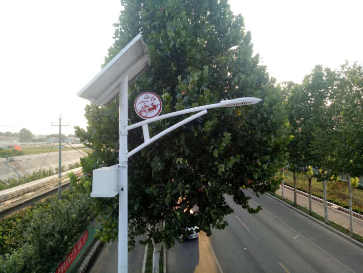 雨季暴雨频繁，太阳能路灯如何维护